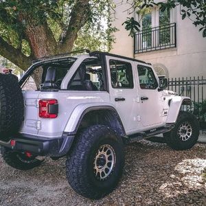 Meet your Posher, Kolby